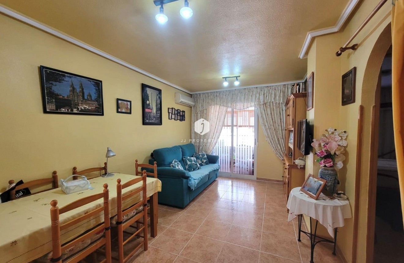 Tweedehands - Appartement / flat -
Torrevieja - Nueva Torrevieja