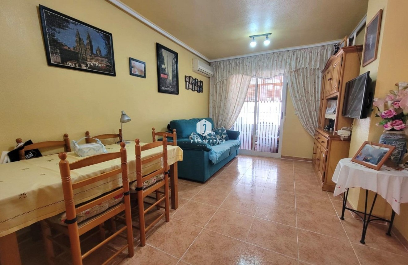 Tweedehands - Appartement / flat -
Torrevieja - Nueva Torrevieja