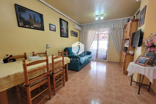 Tweedehands - Appartement / flat -
Torrevieja - Nueva Torrevieja