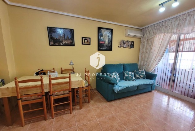 Tweedehands - Appartement / flat -
Torrevieja - Nueva Torrevieja