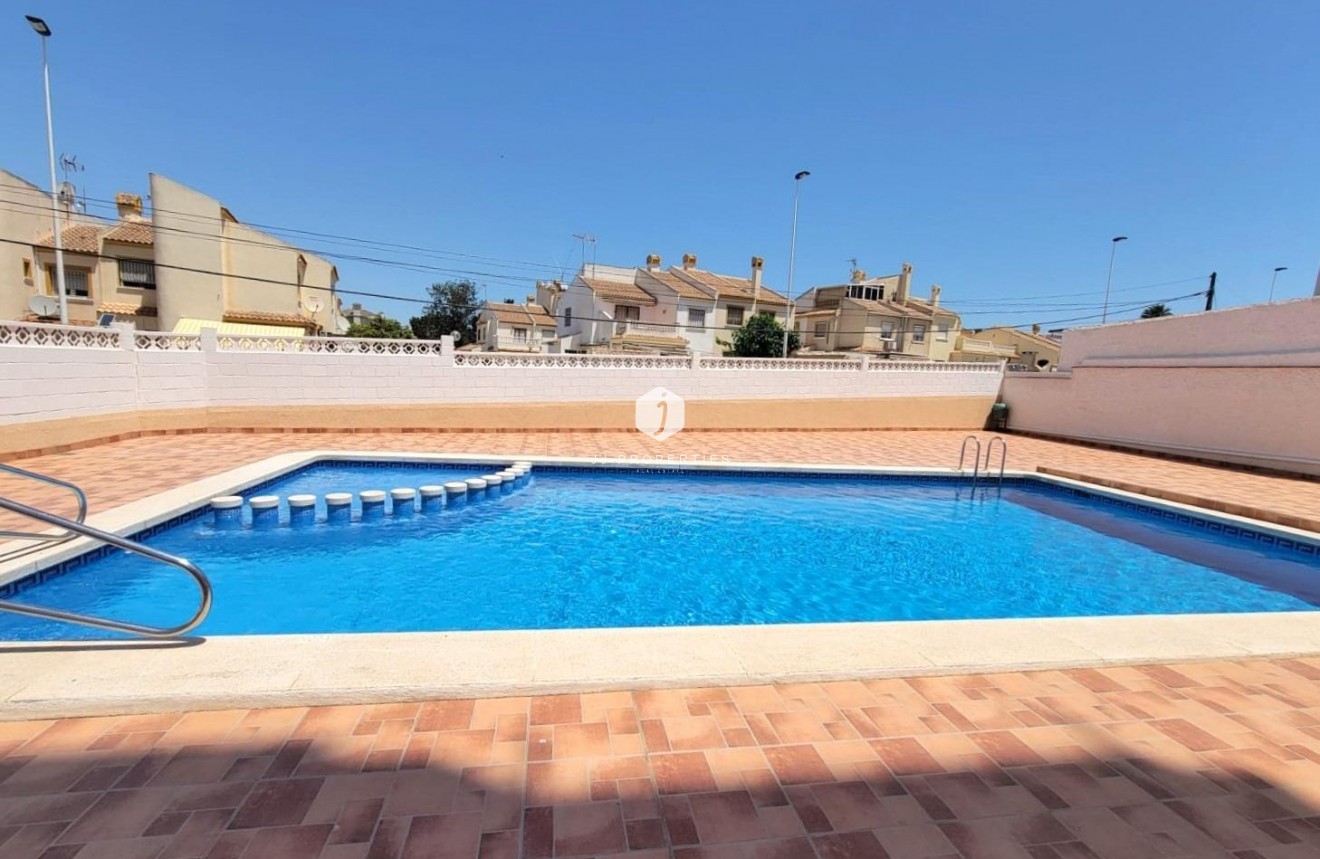 Tweedehands - Appartement / flat -
Torrevieja - Nueva Torrevieja