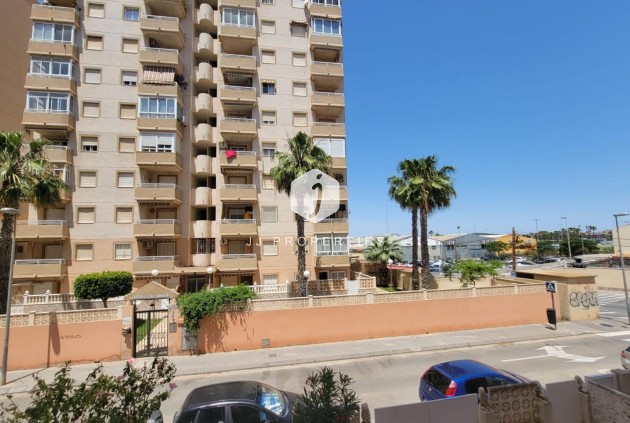 Tweedehands - Appartement / flat -
Torrevieja - Nueva Torrevieja