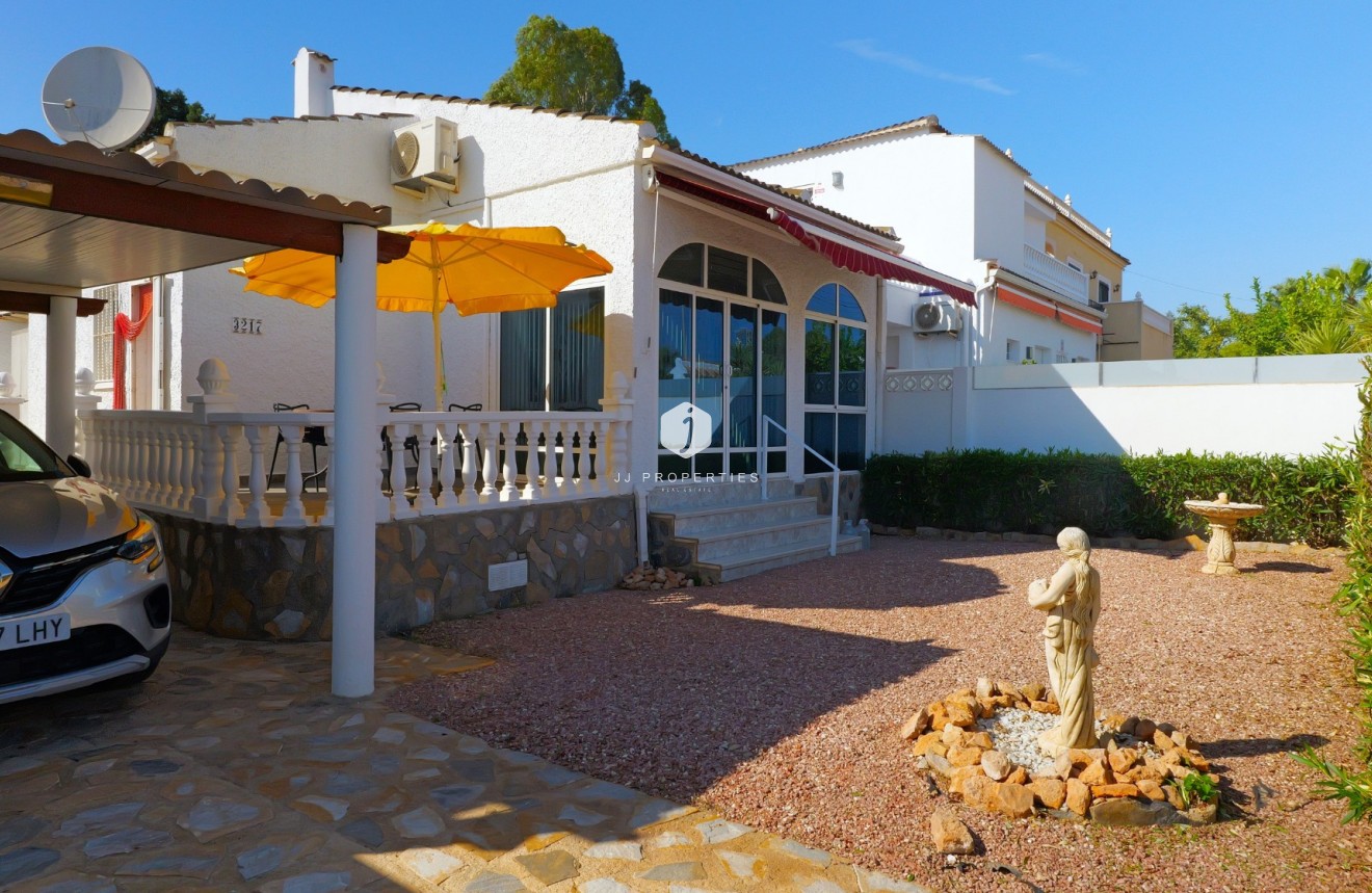 Tweedehands - Villa -
Torrevieja - Costa Blanca