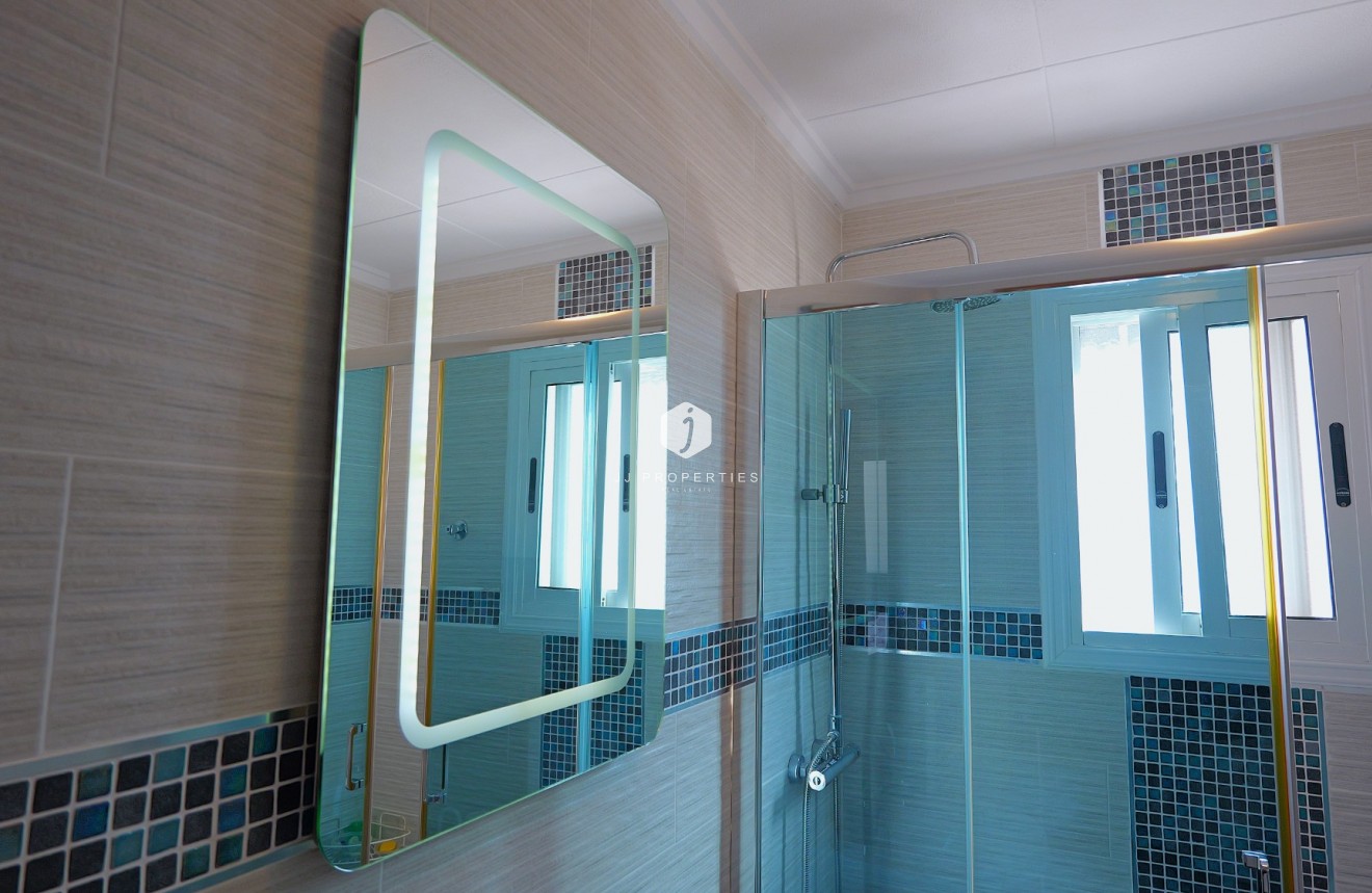 Tweedehands - Villa -
Torrevieja - Costa Blanca