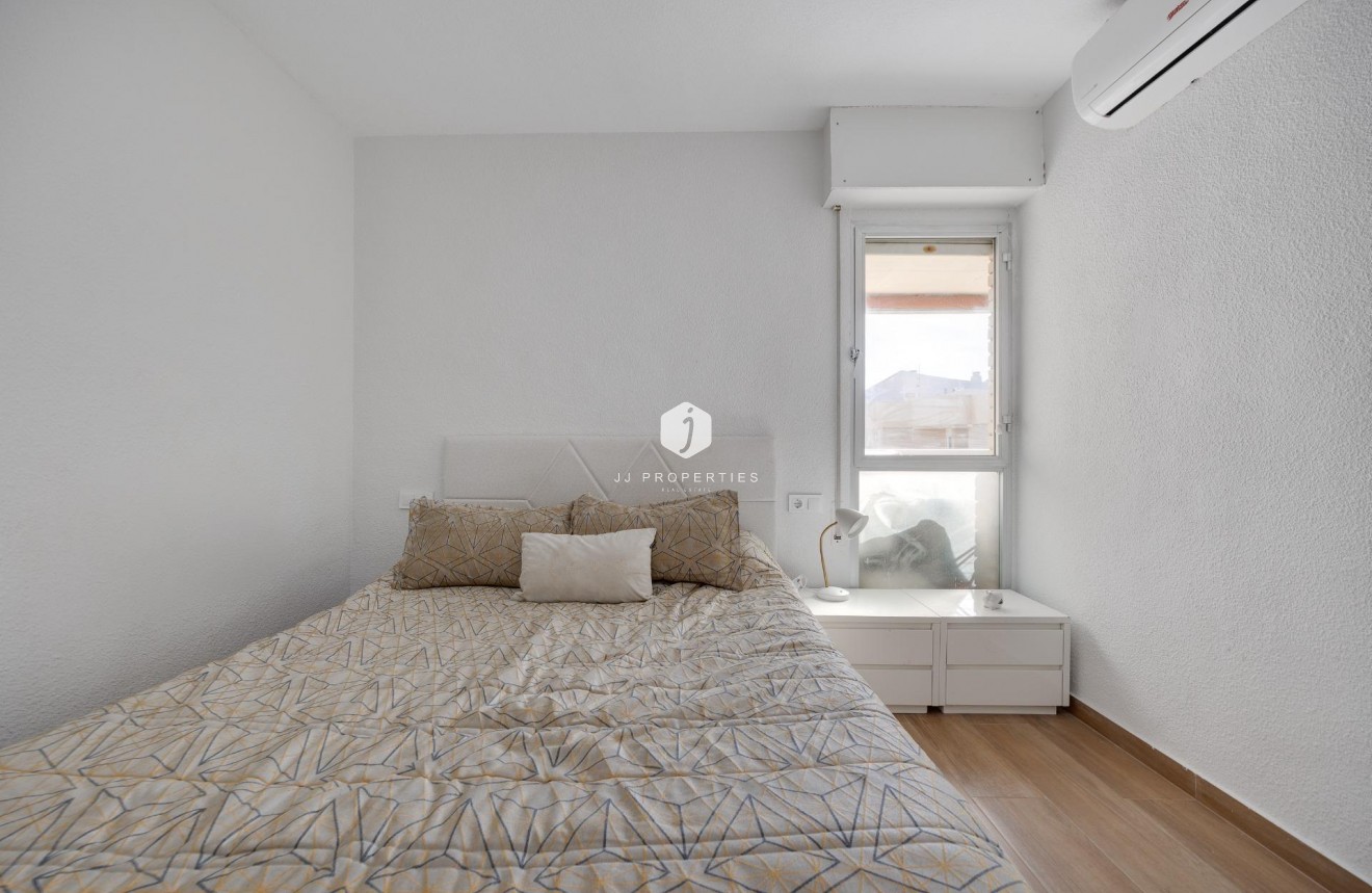 Tweedehands - Appartement / flat -
Torrevieja - Centro