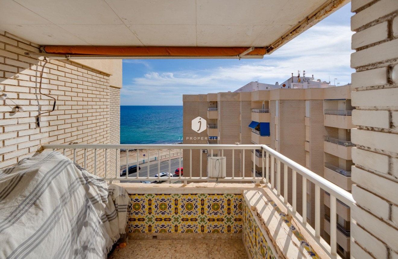 Tweedehands - Appartement / flat -
Torrevieja - Centro