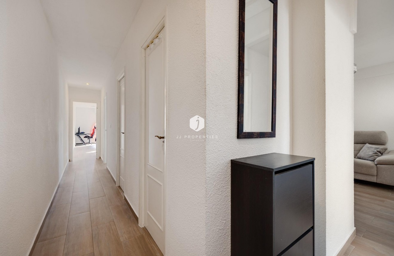 Tweedehands - Appartement / flat -
Torrevieja - Centro