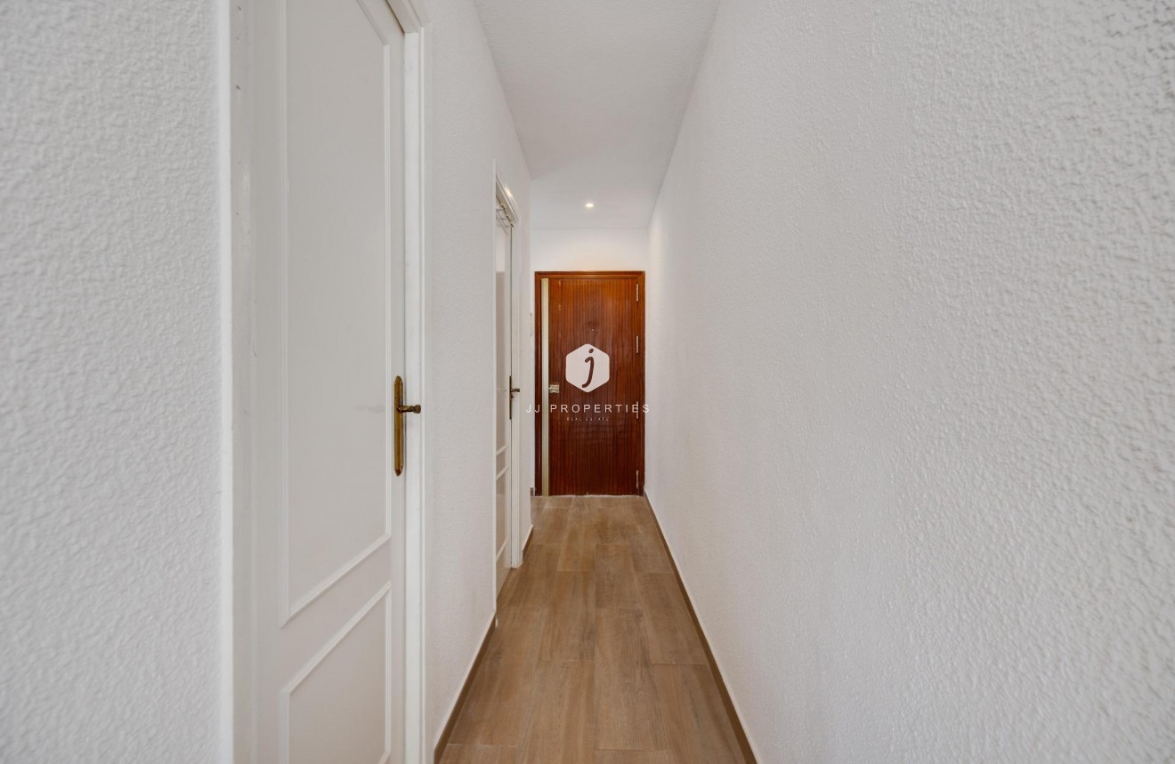 Tweedehands - Appartement / flat -
Torrevieja - Centro