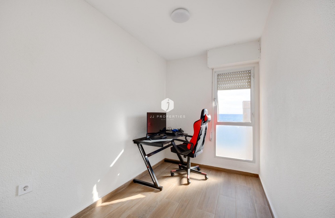 Tweedehands - Appartement / flat -
Torrevieja - Centro