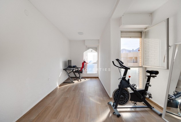 Tweedehands - Appartement / flat -
Torrevieja - Centro