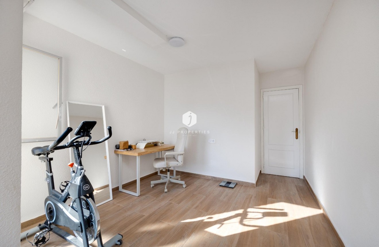 Tweedehands - Appartement / flat -
Torrevieja - Centro