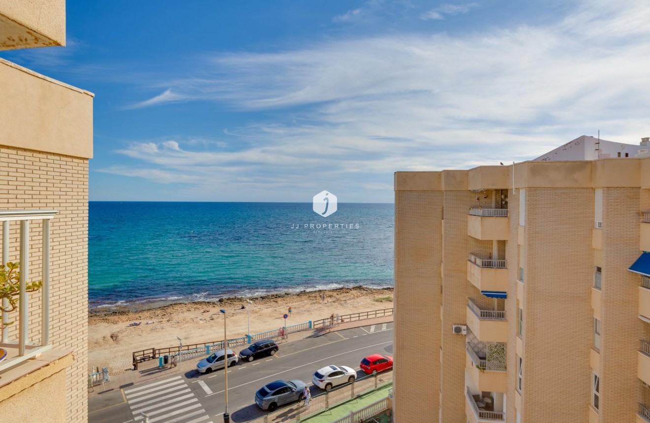 Tweedehands - Appartement / flat -
Torrevieja - Centro