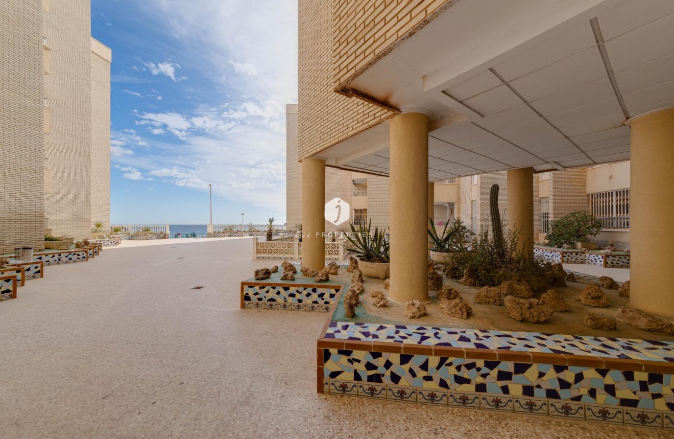 Tweedehands - Appartement / flat -
Torrevieja - Centro