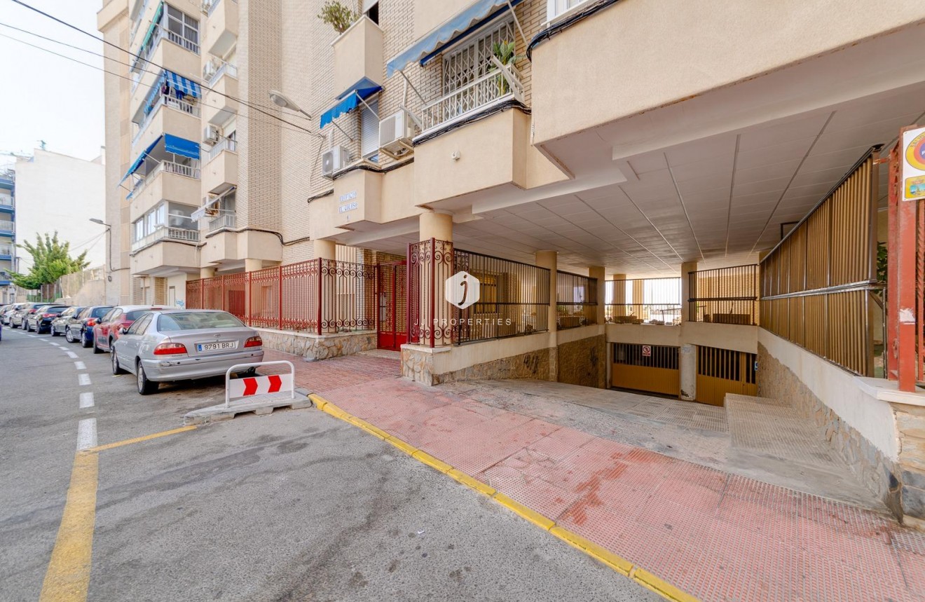 Tweedehands - Appartement / flat -
Torrevieja - Centro