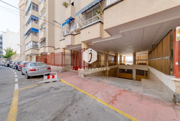 Tweedehands - Appartement / flat -
Torrevieja - Centro