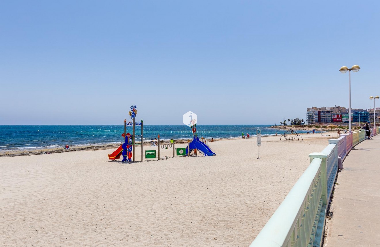 Tweedehands - Appartement / flat -
Torrevieja - Centro