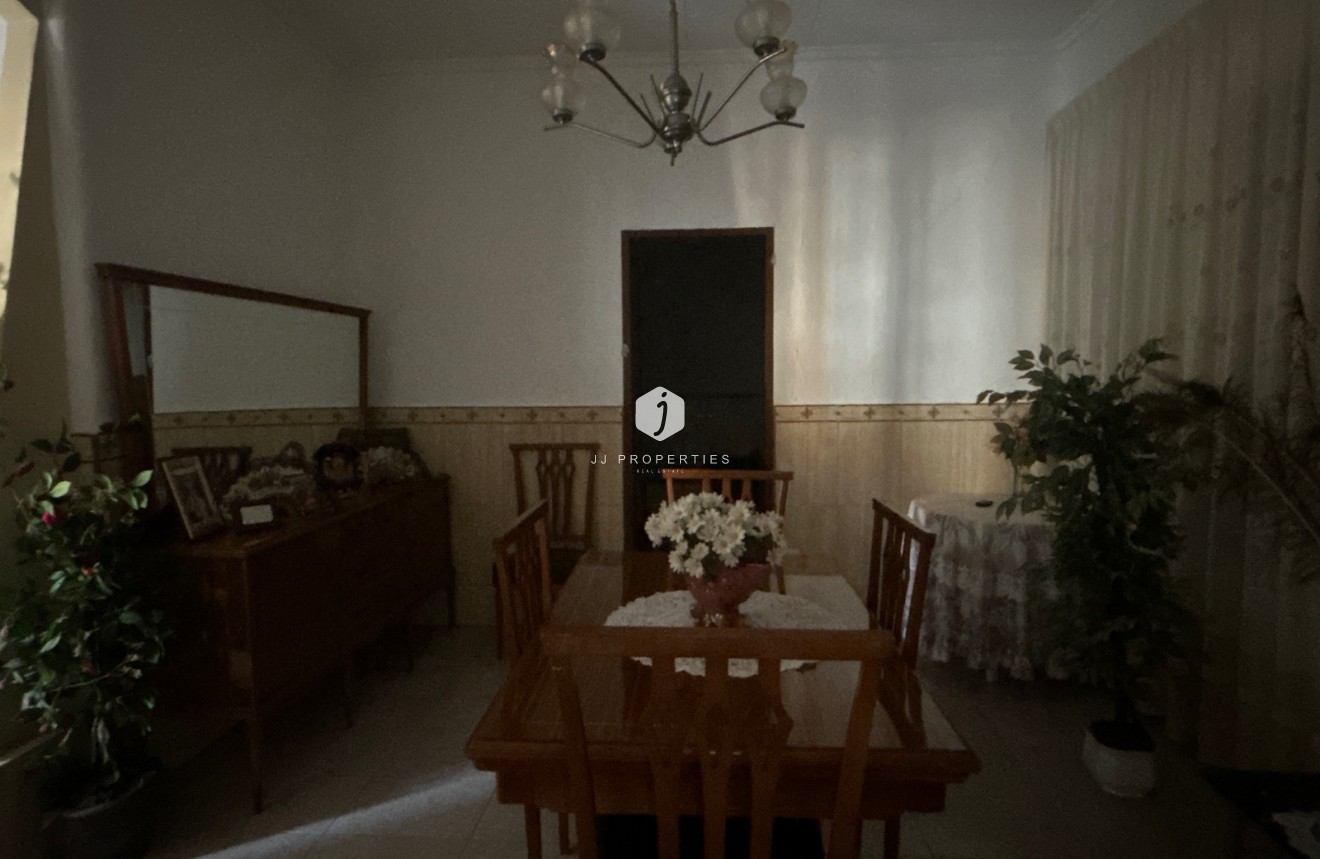 Aus zweiter Hand - Villa -
Benejúzar - Inland