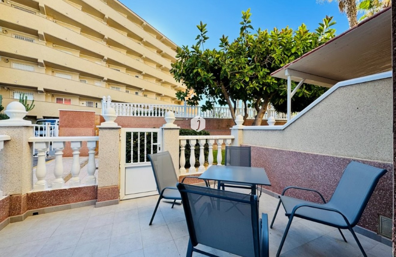 Tweedehands - Appartement / flat -
La Mata - Costa Blanca