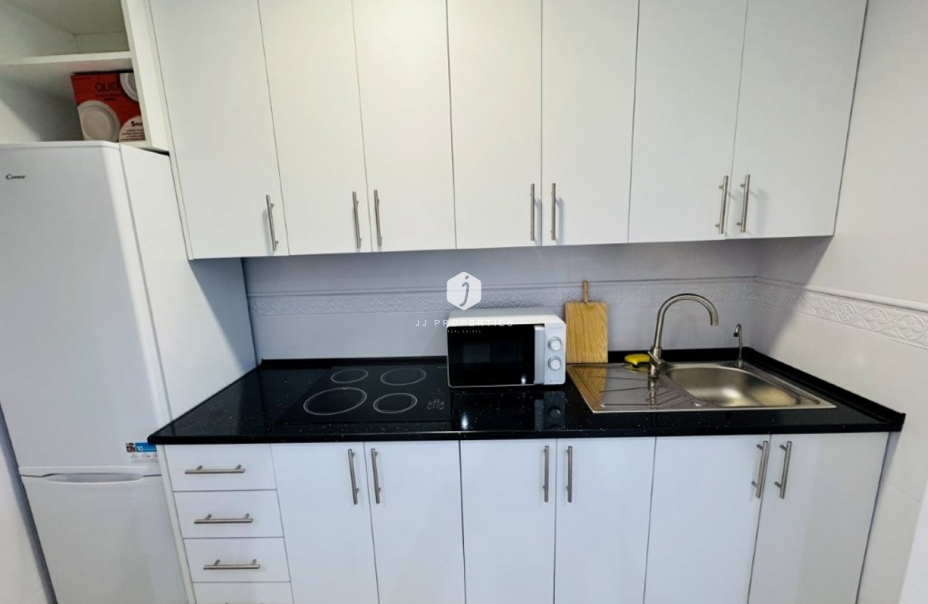 Tweedehands - Appartement / flat -
La Mata - Costa Blanca