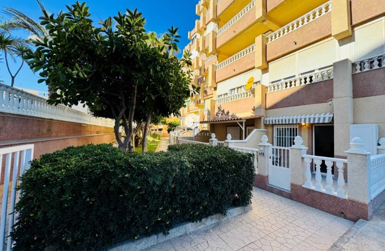 Tweedehands - Appartement / flat -
La Mata - Costa Blanca