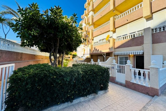 Tweedehands - Appartement / flat -
La Mata - Costa Blanca