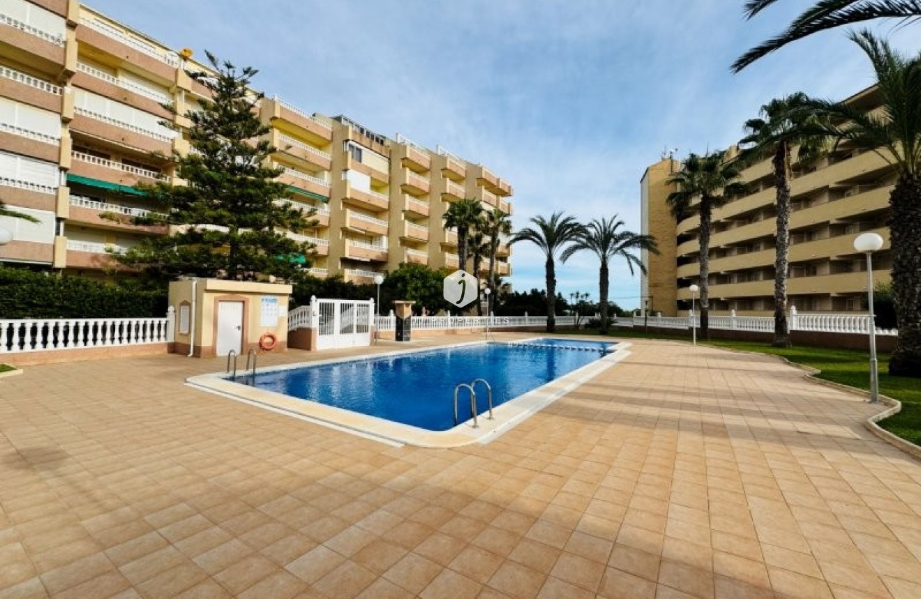 Tweedehands - Appartement / flat -
La Mata - Costa Blanca