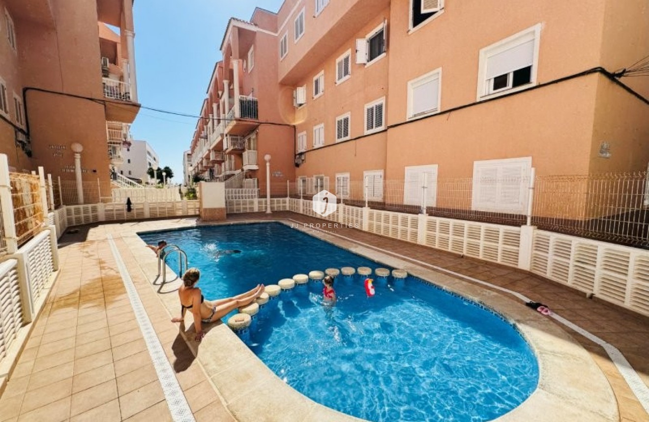 Tweedehands - Appartement / flat -
La Mata - Costa Blanca