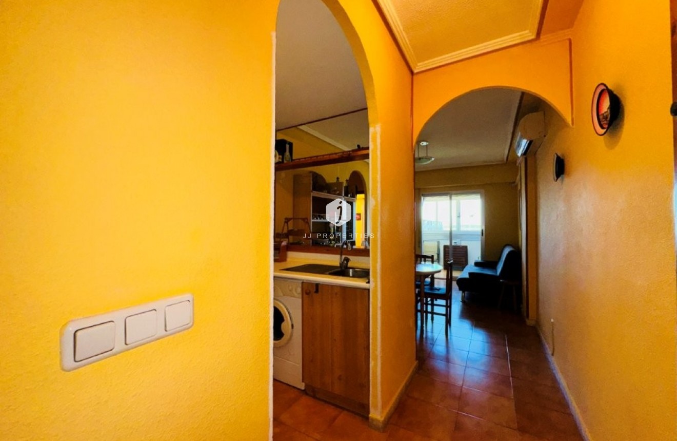 Tweedehands - Appartement / flat -
La Mata - Costa Blanca