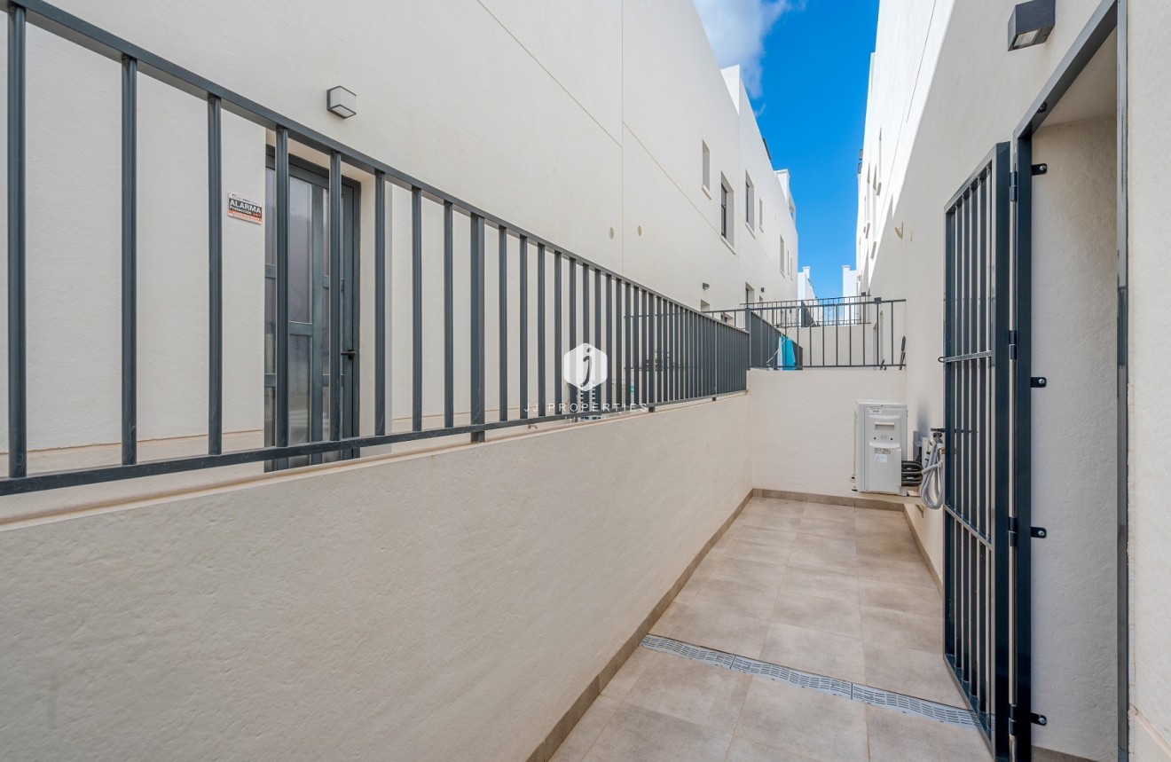 Tweedehands - Appartement / flat -
San Miguel de Salinas - Inland