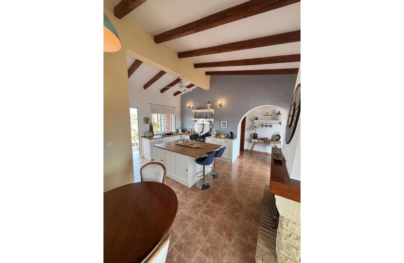 Tweedehands - Landelijk eigendom -
Dolores - Costa Blanca