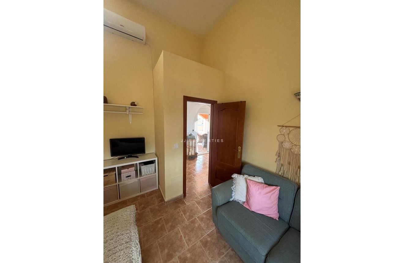 Tweedehands - Landelijk eigendom -
Dolores - Costa Blanca