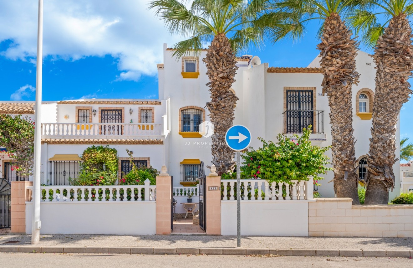 D'occasion - Villa -
Orihuela Costa - Costa Blanca