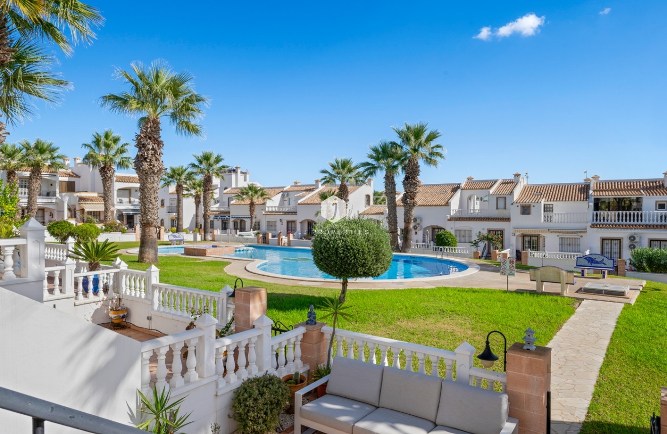 D'occasion - Villa -
Orihuela Costa - Costa Blanca