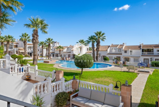D'occasion - Villa -
Orihuela Costa - Costa Blanca