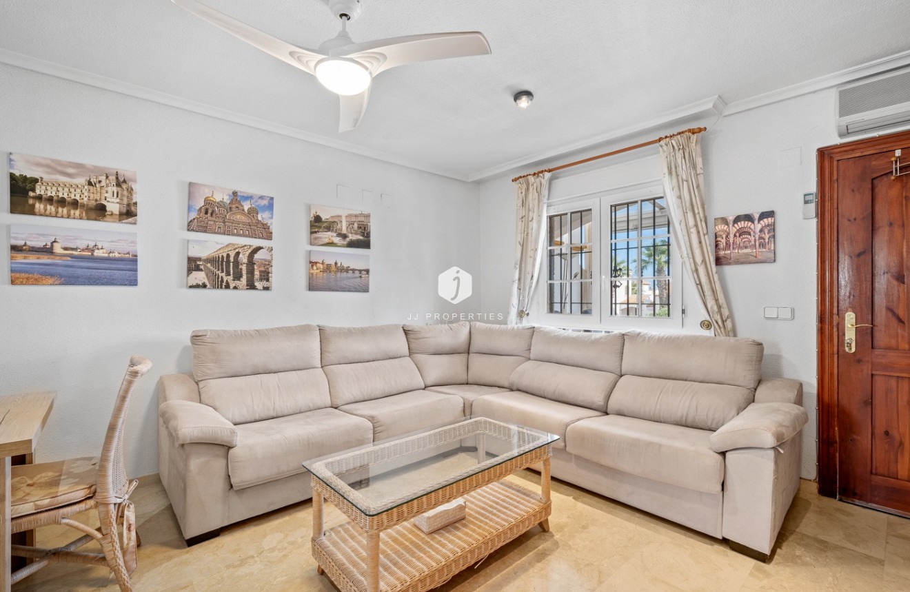 D'occasion - Villa -
Orihuela Costa - Costa Blanca