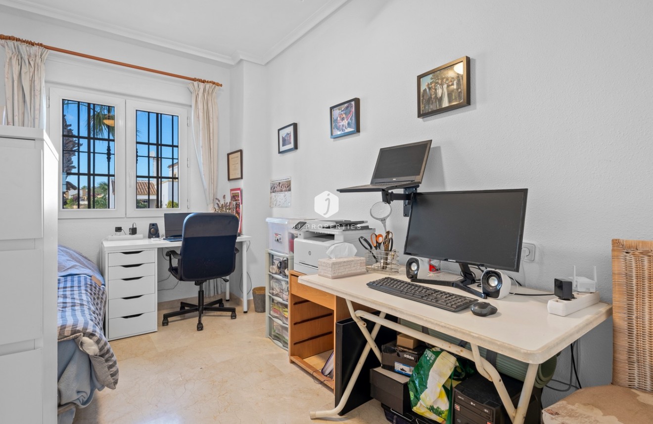 D'occasion - Villa -
Orihuela Costa - Costa Blanca