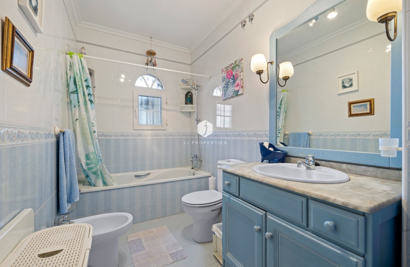 D'occasion - Villa -
Orihuela Costa - Costa Blanca