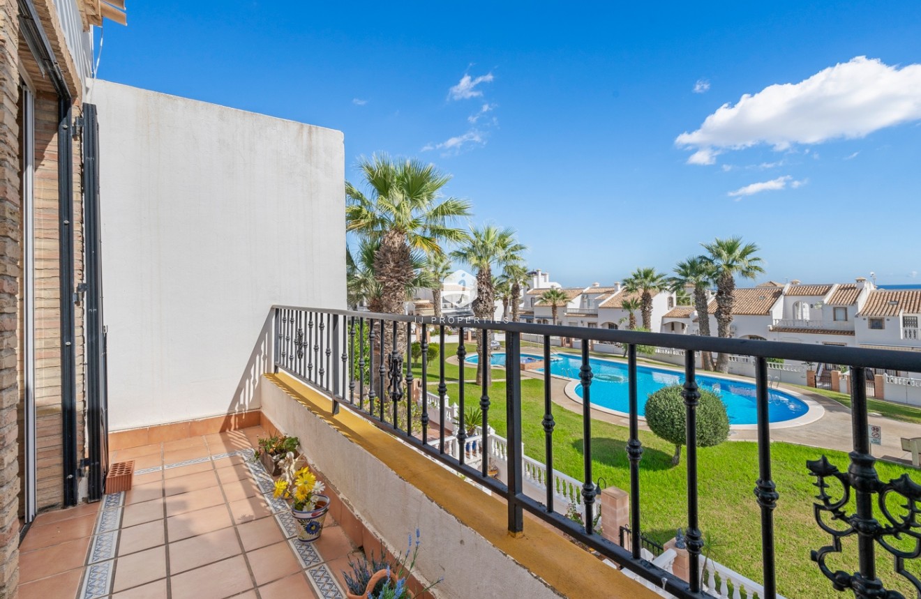 D'occasion - Villa -
Orihuela Costa - Costa Blanca