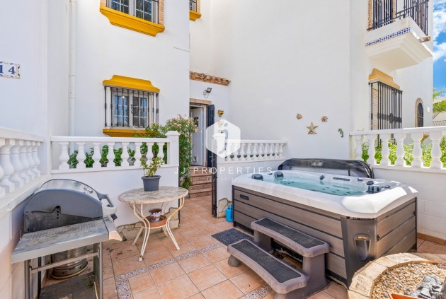 D'occasion - Villa -
Orihuela Costa - Costa Blanca