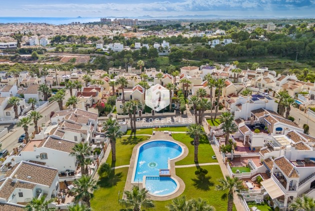 D'occasion - Villa -
Orihuela Costa - Costa Blanca