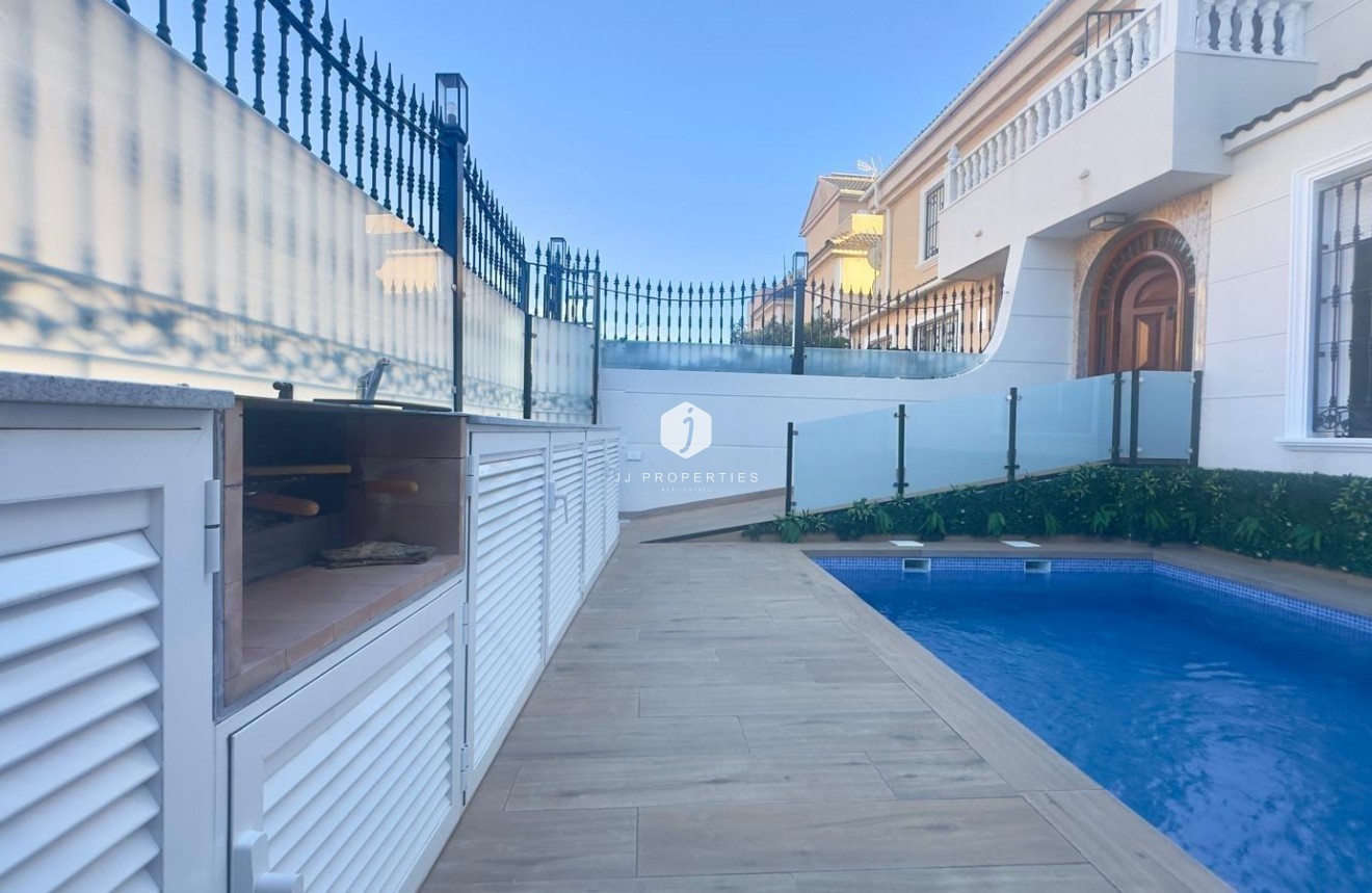 Tweedehands - Chalet -
Orihuela Costa - La Zenia