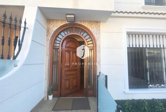 Tweedehands - Chalet -
Orihuela Costa - La Zenia