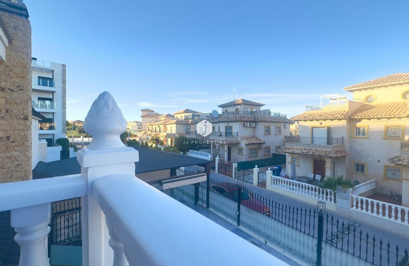 Tweedehands - Chalet -
Orihuela Costa - La Zenia