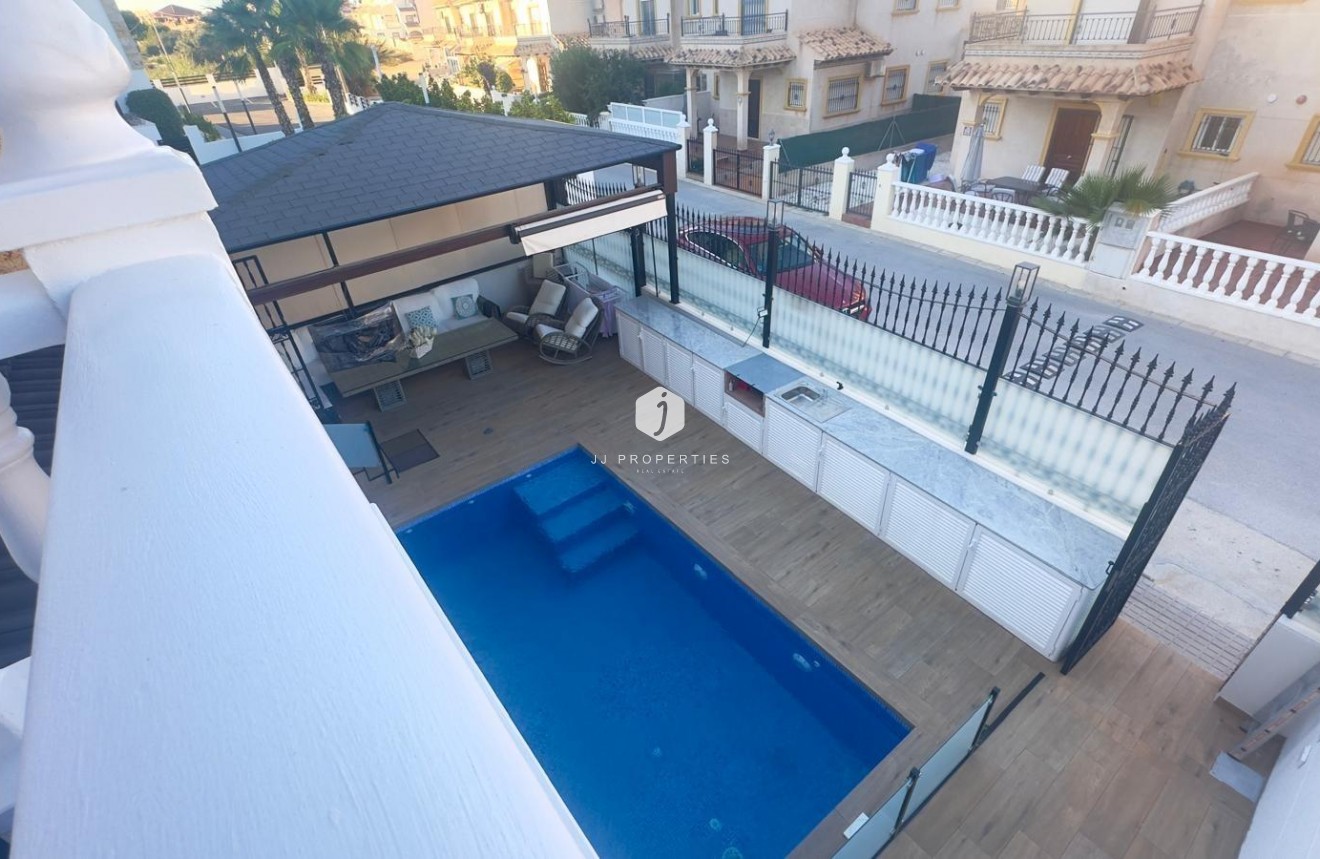 Tweedehands - Chalet -
Orihuela Costa - La Zenia