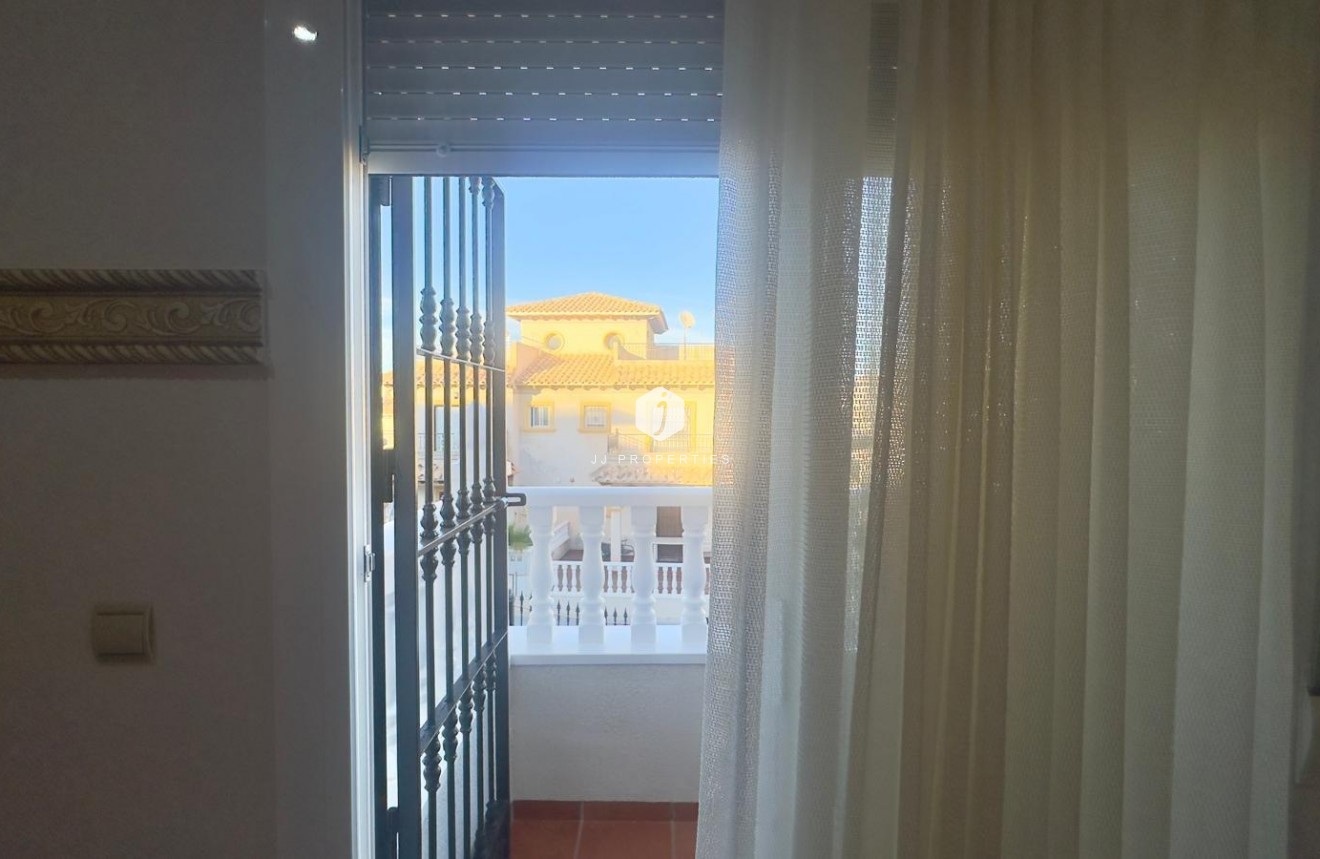 Tweedehands - Chalet -
Orihuela Costa - La Zenia