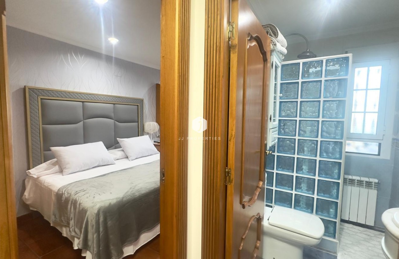 Tweedehands - Chalet -
Orihuela Costa - La Zenia