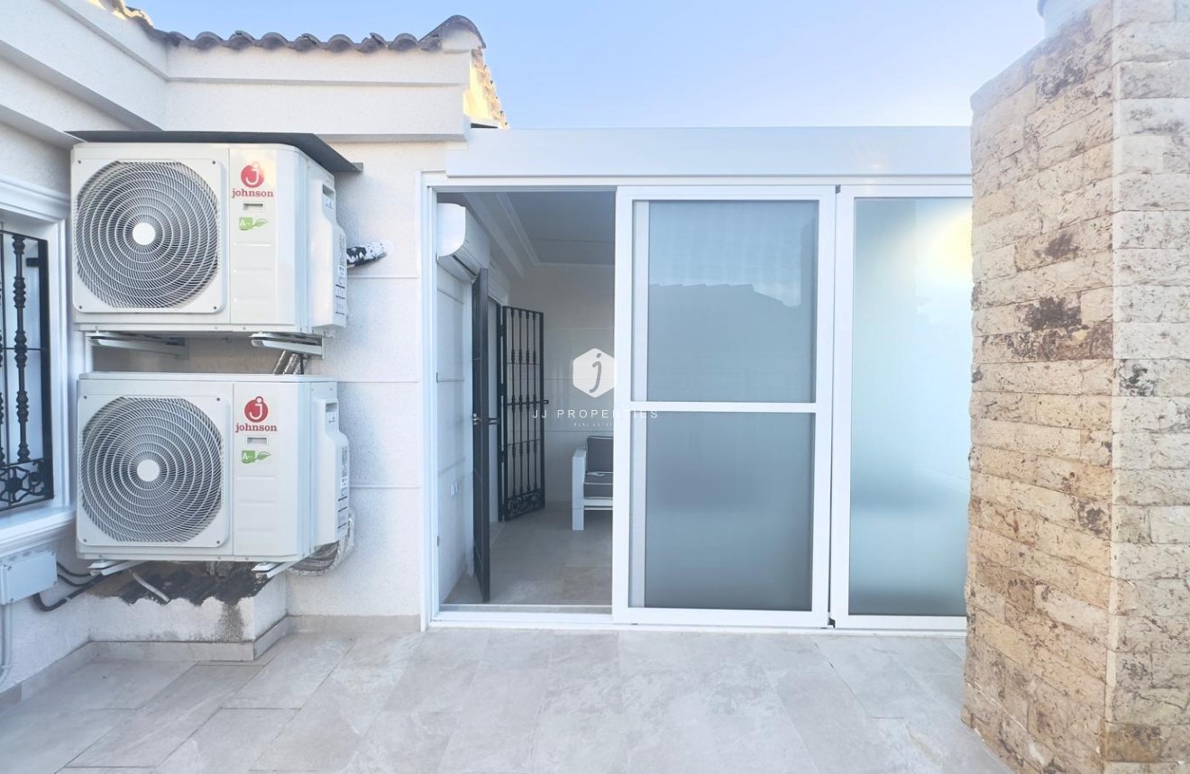 Tweedehands - Chalet -
Orihuela Costa - La Zenia