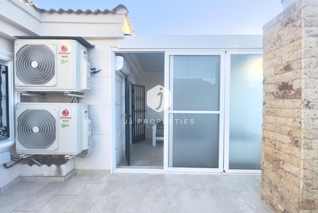 Tweedehands - Chalet -
Orihuela Costa - La Zenia