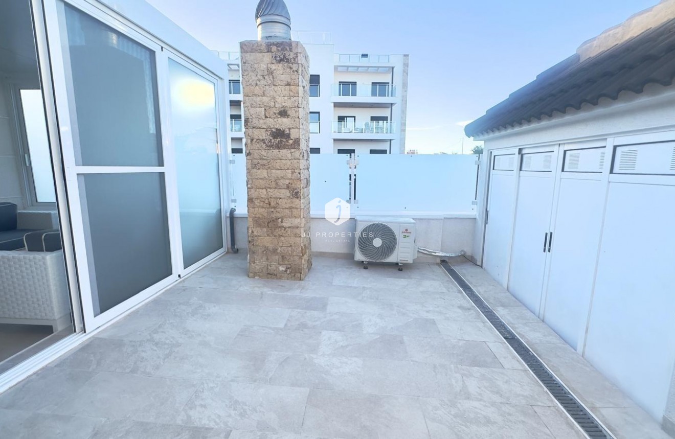 Tweedehands - Chalet -
Orihuela Costa - La Zenia