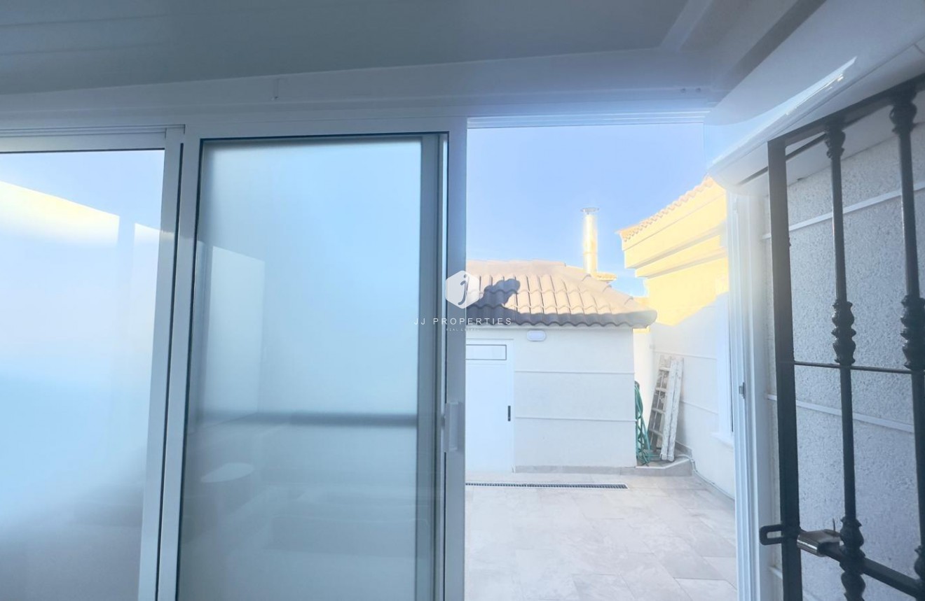 Tweedehands - Chalet -
Orihuela Costa - La Zenia